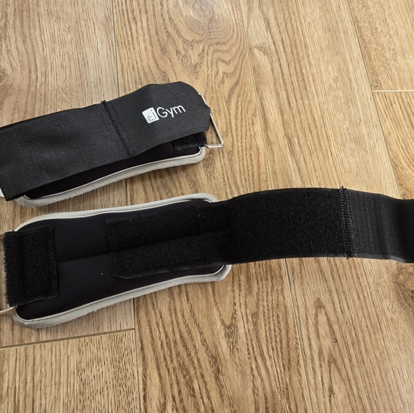 Walking / Running Kit with Waist Pouch,Adjustable Weights & Water Bottle - Picture 5 of 5